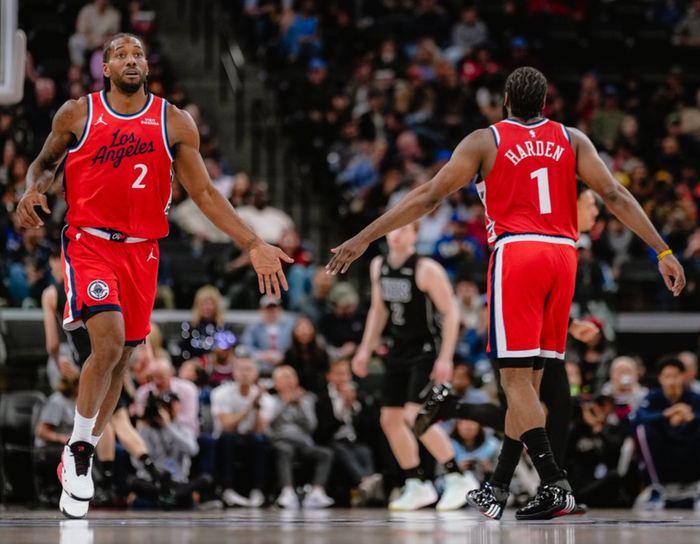 v站体育-泰伦卢盛赞哈登扛起球队！快船距前六仅4.5胜场 官方晒8数据力挺登哥|詹姆斯·哈登|菲尼克斯太阳队|洛杉矶湖人队|波特兰开拓者队|金州勇士队_新浪体育_新浪新闻