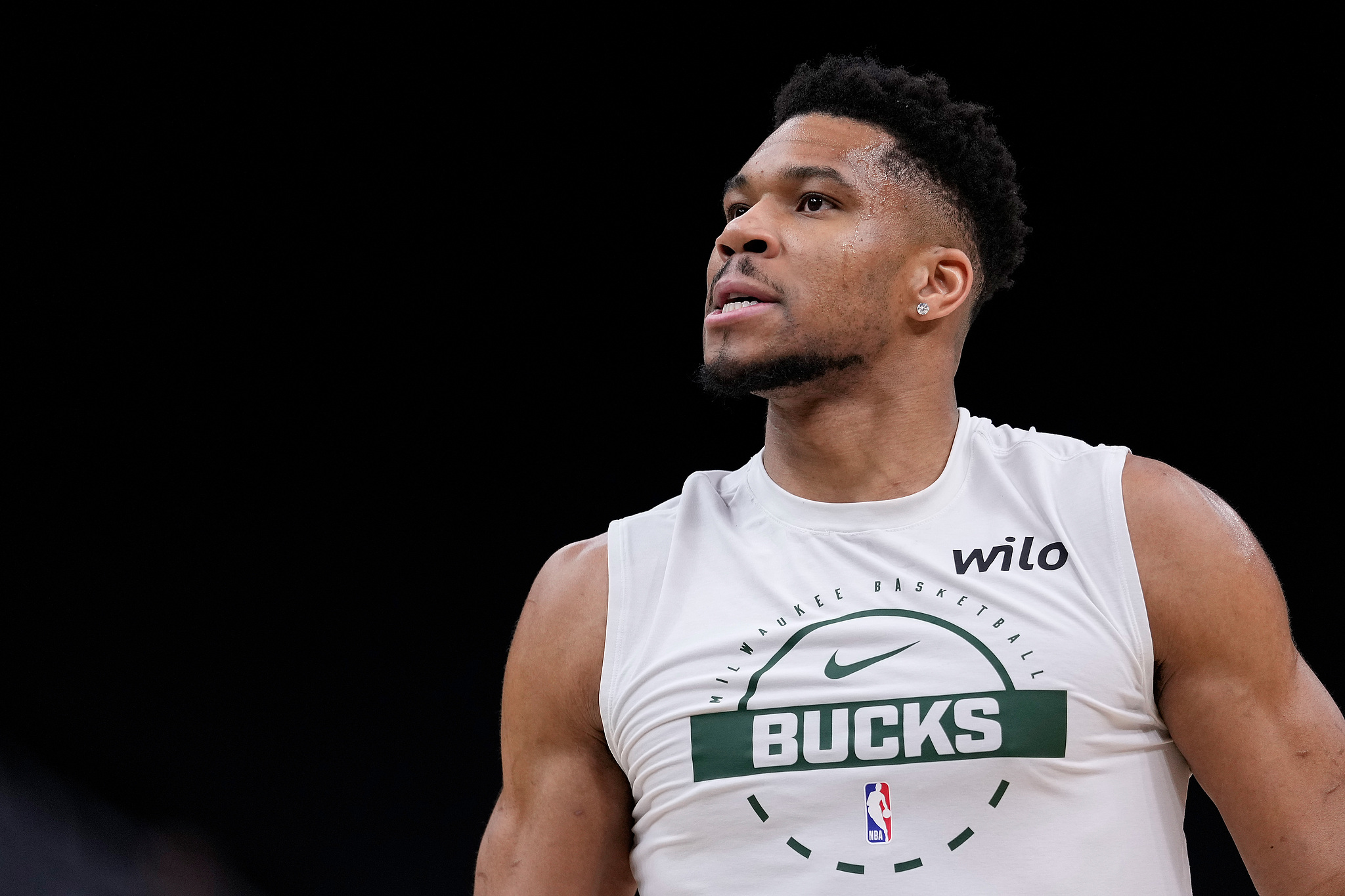 v站-计划有变！雄鹿通知各队他们将留下字母哥