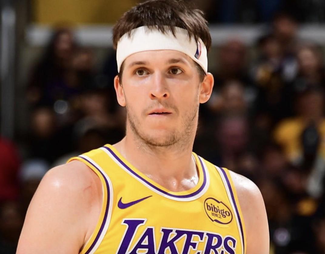 v体育-里夫斯谈故意罚球不中：之前我犯了错误，当时只想着拼一把